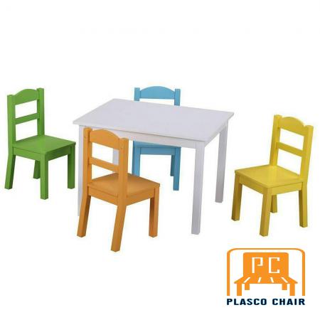 small plastic chairs characteristics